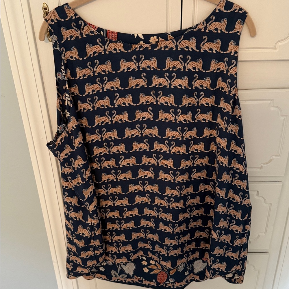 Chico's Blue and Tan Patterned Sleeveless Top Tigers and reversal to flowers.